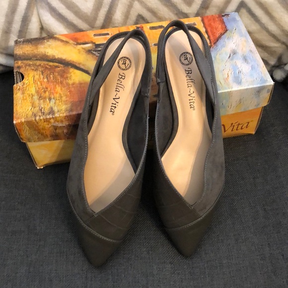 NIB Bella Vita Suede Faux Croc Leather Gray Pointed Toe Slingback Flats 7.5W - Picture 2 of 8